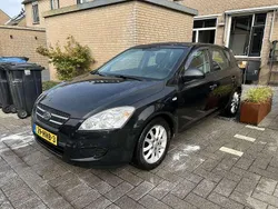 Zwart Gebruikt 2008 Kia Ceed MPV | € 2.950 (Eerlijke prijs)
