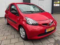 Rood Gebruikt 2009 Toyota Aygo Hatchback | € 1.950 (Eerlijke prijs)