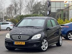 Zwart (metallic) Gebruikt 2005 Mercedes B170 Avantgarde MPV | € 2.499 (Eerlijke prijs)