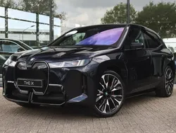 Zwart, metallic lak Nieuw 2025 BMW iX M Sport SUV | € 110.508 (Goede deal)