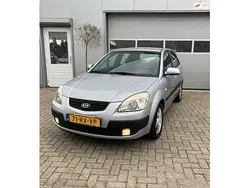 Grijs Gebruikt 2005 Kia Rio EX Hatchback | € 2.750 (Iets duurder)