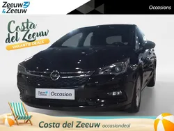 Zwart Gebruikt 2018 Opel Astra Innovation Hatchback | € 14.795 (Iets duurder)