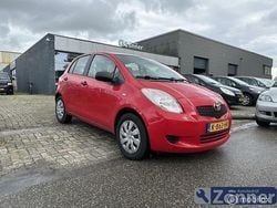 Rood Gebruikt 2007 Toyota Yaris Hatchback | € 3.200 (Goede deal)
