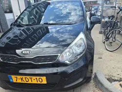 Zwart Gebruikt 2013 Kia Rio | € 4.800 (Eerlijke prijs)