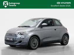 Grijs, metallic lak Gebruikt 2022 Fiat 500e Icon Hatchback | € 16.750 (Goede deal)