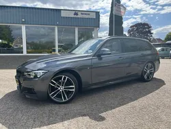 Grijs Gebruikt 2019 BMW 318 M Sport Stationwagen | € 24.495 (Eerlijke prijs)