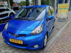 Blauw Gebruikt 2010 Toyota Aygo Hatchback | € 2.745 (Eerlijke prijs)