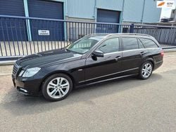 Zwart Gebruikt 2009 Mercedes E200 Stationwagen | € 8.950 (Eerlijke prijs)