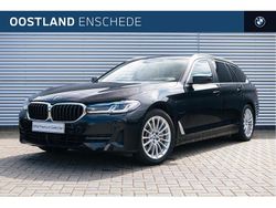 Zwart Gebruikt 2021 BMW 530e Comfort Edition Stationwagen | € 37.500 (Eerlijke prijs)
