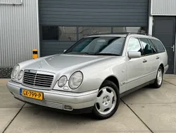 Grijs Gebruikt 1998 Mercedes E320 Avantgarde Stationwagen | € 4.299