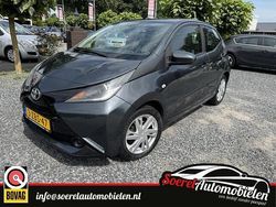 Grijs Gebruikt 2014 Toyota Aygo X-play Hatchback | € 7.250 (Eerlijke prijs)