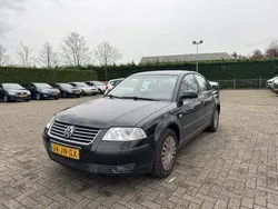 Zwart Gebruikt 2002 VW Passat Sedan | € 749 (Goede deal)