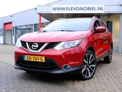 Rood, metallic lak Gebruikt 2015 Nissan Qashqai Tekna SUV | € 12.750 (Goede deal)