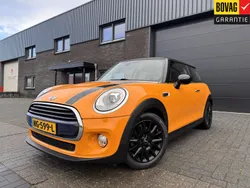 Oranje Gebruikt 2017 Mini Cooper Business Hatchback | € 12.950 (Goede deal)
