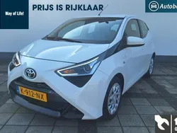 Wit Gebruikt 2021 Toyota Aygo X-play Hatchback | € 11.950 (Eerlijke prijs)