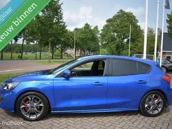 Blauw Gebruikt 2020 Ford Focus ST-Line Hatchback | € 11.499 (Goede deal)