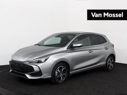 Grijs, metallic lak Nieuw 2025 MG MG3 Luxury Hatchback | € 25.100 (Eerlijke prijs)