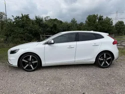 Wit Gebruikt 2015 Volvo V40 R-Design Stationwagen | € 7.000 (Eerlijke prijs)