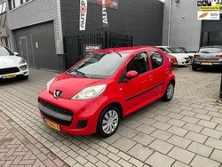Rood, metallic lak Gebruikt 2010 Peugeot 107 Hatchback | € 1.999 (Goede deal)