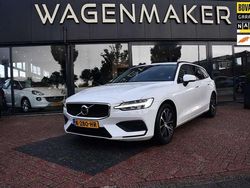 Wit Gebruikt 2021 Volvo V60 Momentum Stationwagen | € 22.450 (Super prijs)