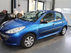 Blauw (metallic) Gebruikt 2011 Peugeot 206 Hatchback | € 3.245 (Eerlijke prijs)