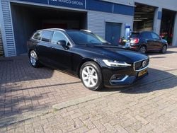 Zwart Gebruikt 2023 Volvo V60 Stationwagen | € 36.950 (Goede deal)