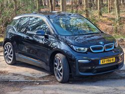 Zwart Gebruikt 2019 BMW i3 Basis Hatchback | € 15.250 (Eerlijke prijs)