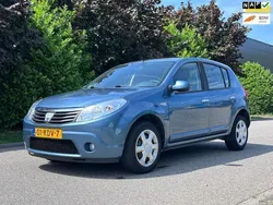 Blauw Gebruikt 2009 Dacia Sandero Lauréate Hatchback | € 3.250 (Eerlijke prijs)