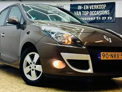 Bruin Gebruikt 2010 Renault Scénic III Dynamique MPV | € 4.750 (Eerlijke prijs)