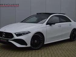 Wit Gebruikt 2023 Mercedes A180 AMG Sedan | € 37.990 (Eerlijke prijs)