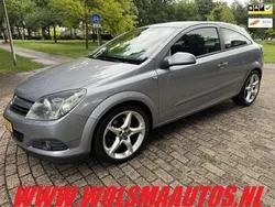 Grijs Gebruikt 2005 Opel Astra GTC Sport Hatchback | € 2.750