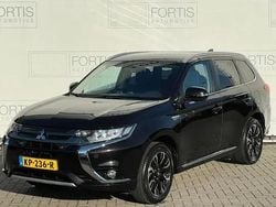 Zwart Gebruikt 2016 Mitsubishi Outlander P-HEV Edition SUV | € 17.900 (Iets duurder)