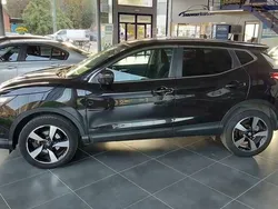 Zwart Gebruikt 2016 Nissan Qashqai SUV | € 16.700 (Eerlijke prijs)