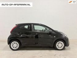 Zwart Gebruikt 2018 Toyota Aygo X-play Hatchback | € 8.988 (Eerlijke prijs)