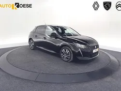Zwart Gebruikt 2023 Peugeot 208 Allure Hatchback | € 17.400 (Goede deal)