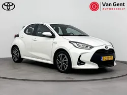 Wit Gebruikt 2021 Toyota Yaris Hybrid Hatchback | € 20.999 (Eerlijke prijs)
