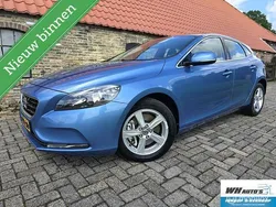 Blauw Gebruikt 2014 Volvo V40 Momentum Stationwagen | € 7.450 (Eerlijke prijs)