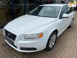 Wit Gebruikt 2008 Volvo V70 Momentum Stationwagen | € 12.945 (Eerlijke prijs)
