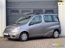 Grijs (metallic) Gebruikt 2005 Toyota Yaris Verso Sol MPV | € 7.950 (Duur)
