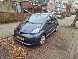 Grijs Gebruikt 2012 Toyota Aygo Comfort Hatchback | € 3.000 (Eerlijke prijs)