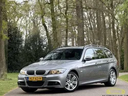 Grijs, metallic lak Gebruikt 2009 BMW 330 Executive Stationwagen | € 21.900