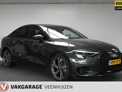 Grijs, metallic lak Gebruikt 2022 Audi A3 e-tron Edition .1 Hatchback | € 28.950 (Super prijs)
