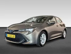 Bruin, metallic lak Gebruikt 2021 Toyota Corolla Active Hatchback | € 17.930 (Eerlijke prijs)