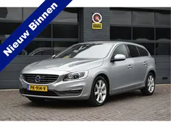 Zilver Gebruikt 2017 Volvo V60 Stationwagen | € 18.950 (Eerlijke prijs)
