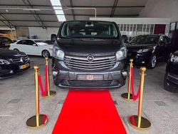 Zwart Gebruikt 2015 Opel Vivaro Van | € 8.888 (Goede deal)