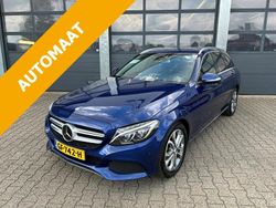 Blauw, metallic lak Gebruikt 2015 Mercedes C350e Exclusive Stationwagen | € 20.835 (Eerlijke prijs)