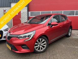 Rood Gebruikt 2020 Renault Clio V Intens Hatchback | € 9.888 (Eerlijke prijs)