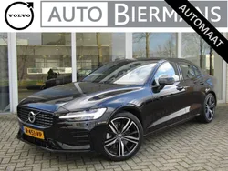 Zwart Gebruikt 2022 Volvo S60 R-Design Sedan | € 36.890 (Eerlijke prijs)