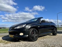 Zwart Gebruikt 2004 Peugeot 206 CC Cabriolet | € 1.495 (Eerlijke prijs)