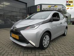 Grijs Gebruikt 2017 Toyota Aygo Hatchback | € 7.950 (Eerlijke prijs)